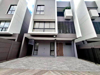 เช่าบ้านเดี่ยว กรุงเทพมหานคร : ME2500667 ให้เช่าบ้านเดี่ยว 3 ชั้น Feel Town ลาดพร้าว 101 ทำเลดีเดินทางสะดวก ใกล้ MRT ลาดพร้าว 101