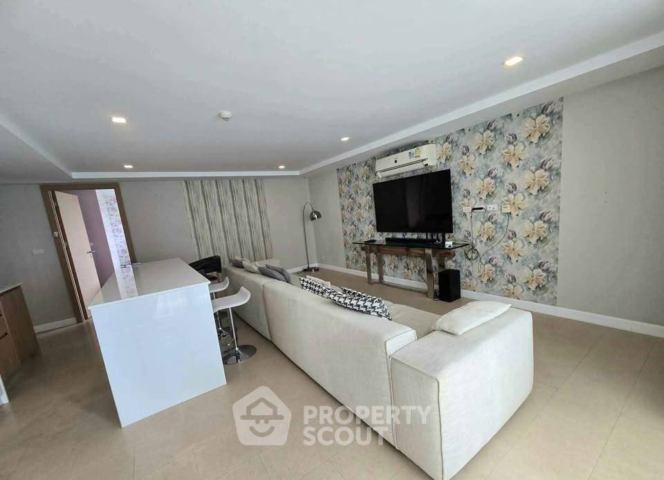 picture 2-BR Condo at Aurora Pratumnak close to Phratamnak (ID 3358096) - 2/16