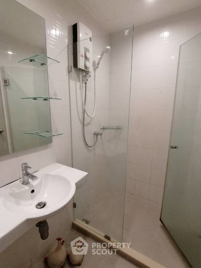 picture Studio Condo at Ideo Sathorn-Thrapra near BTS Pho Nimit (ID 1617350) - 3/6
