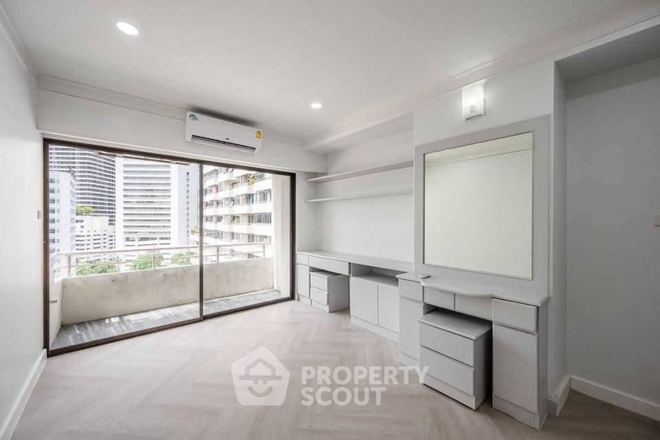 picture Spacious 2-BR 117 Sqm At Saranjai Mansion Near BTS Nana (ID 3092404) - 35/47