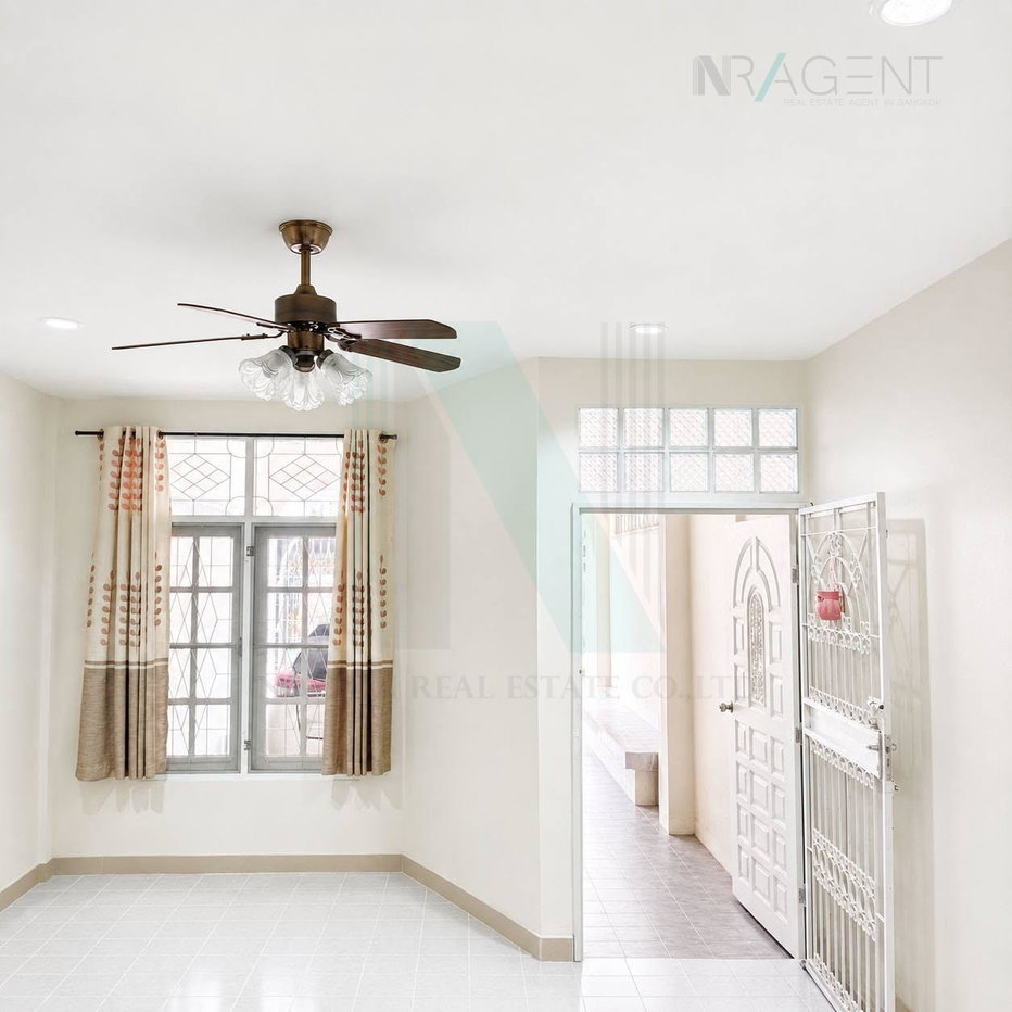 รูป ขายทาวน์เฮาส์ โครงการ บ้านอยู่เจริญ ลาดพร้าว 101 2 ชั้น 2 ห้องนอน 2 ห้องน้ำ - รูปที่ 3/8