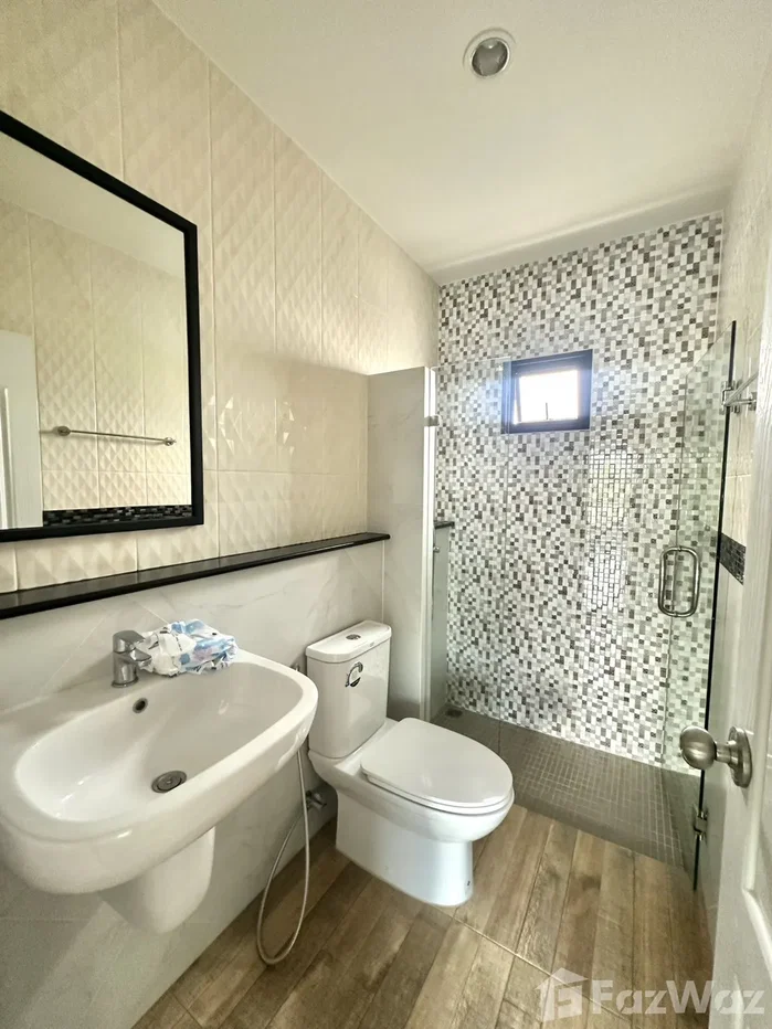 picture Spacious 4-Bedroom Home with Garden Near Laguna 6829052 - 11/19