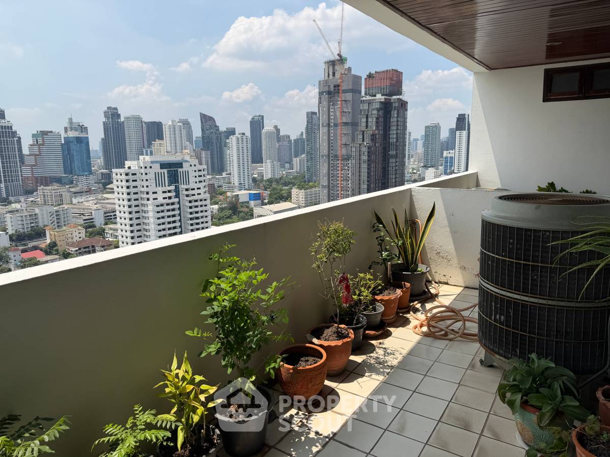 รูป คอนโด 3-ห้องนอน ที่ โอเรียลเต็ล ทาวเวอร์ คอนโดมิเนียม ใกล้ BTS เอกมัย (ID 3358235) - รูปที่ 5/36