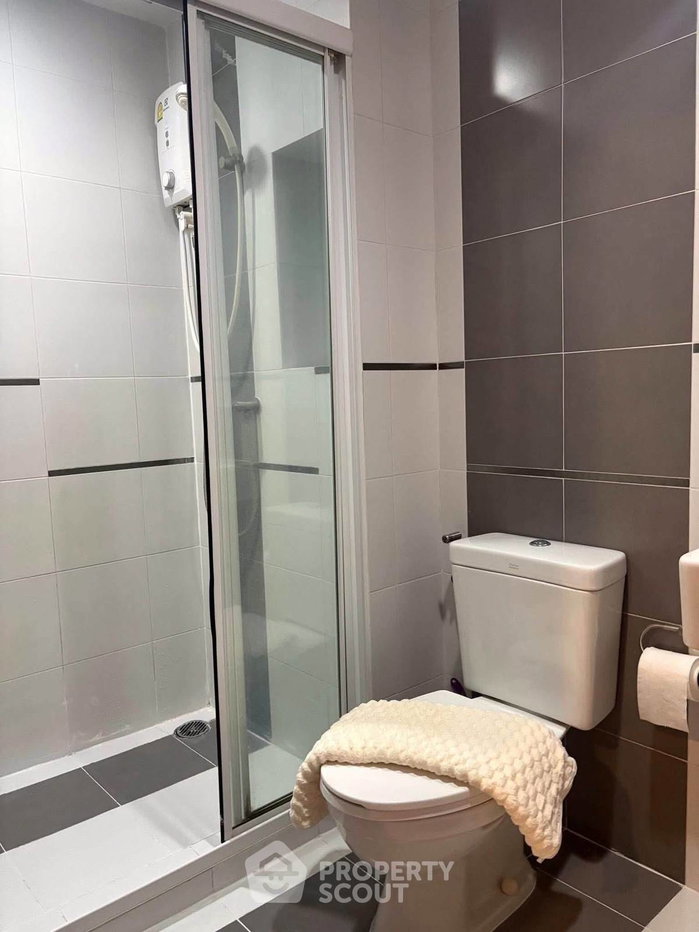 picture 22nd-Floor 1-BR At The Base Sukhumvit 77 Near BTS On Nut (ID 3358190) - 4/5