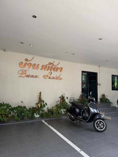 3-bed house for rent, 220 sqm, 1 sq wah, Khlong Toei