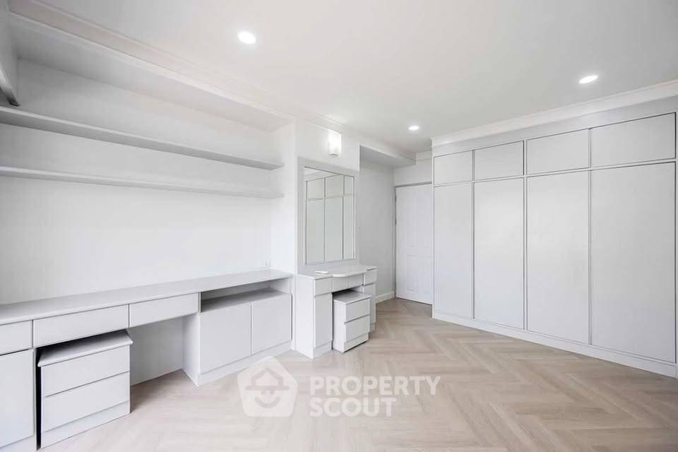 picture Spacious 2-BR 117 Sqm At Saranjai Mansion Near BTS Nana (ID 3092404) - 37/47