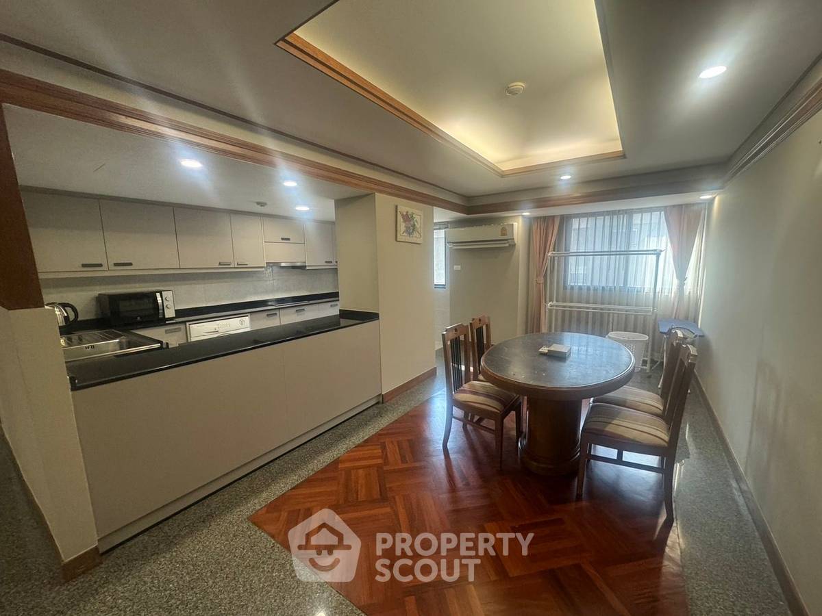 picture Pet-Friendly 2-BR At United Tower Thong Lor Near BTS Thong Lor (ID 2009532) - 4/21