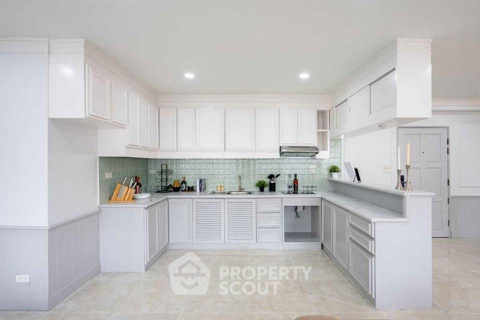 picture Spacious 2-BR 117 Sqm At Saranjai Mansion Near BTS Nana (ID 3092404) - 13/47