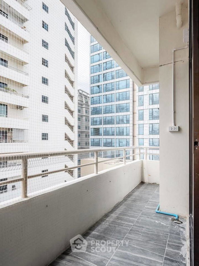 picture Spacious 2-BR 117 Sqm At Saranjai Mansion Near BTS Nana (ID 3092404) - 43/47