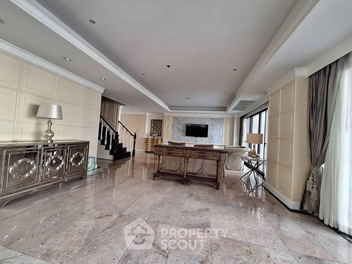 picture 371 Sqm 3-BR Le Raffine Sukhumvit 24 Near BTS Phrom Phong (ID 1955068) - 6/17
