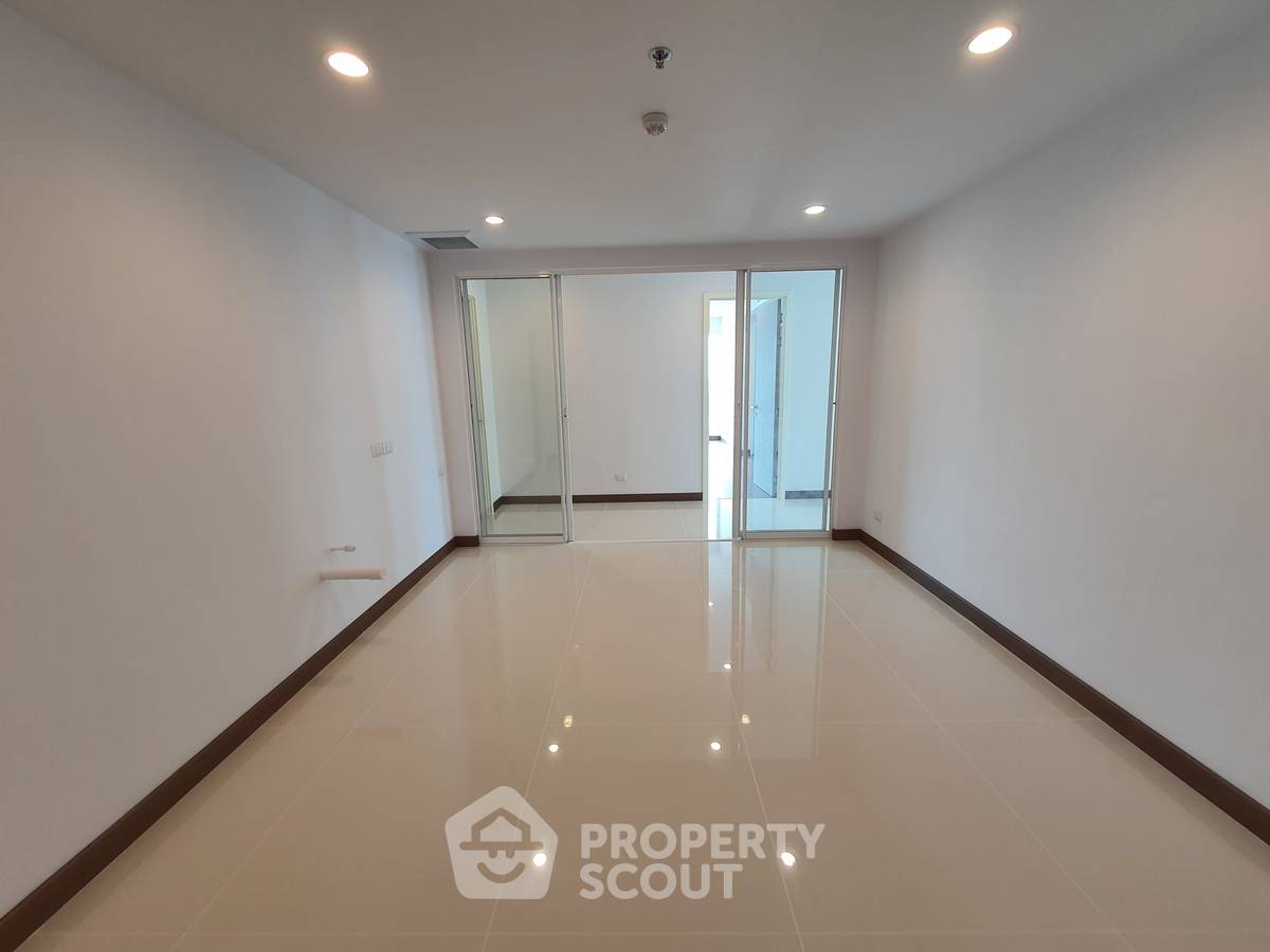 picture 4-BR Condo at Supalai Prima Riva Rama 3 - Narathiwas in Chong Nonsi (ID 3358225) - 35/44