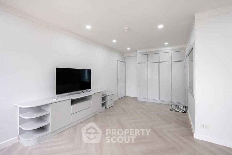 picture Spacious 2-BR 117 Sqm At Saranjai Mansion Near BTS Nana (ID 3092404) - 24/47