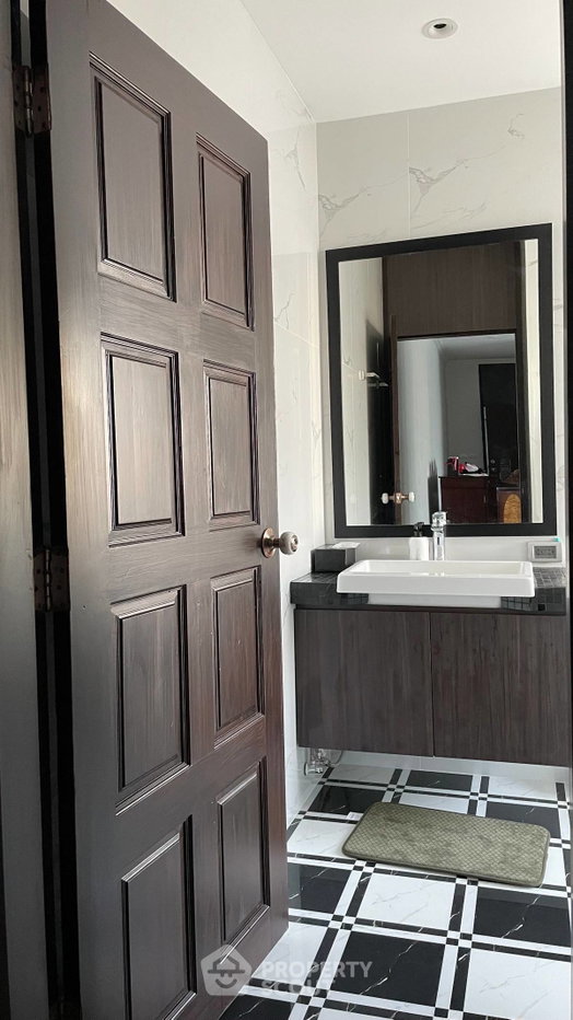 picture 2-BR Condo at Royal River Place in Bang Phong Phang (ID 680728) - 2/10
