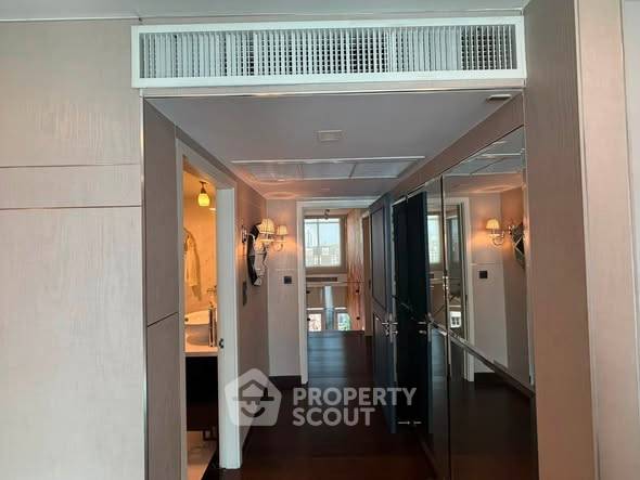 picture 3-BR 138 Sqm Condo At Maestro 01 Sathorn - Yenakat MRT Khlong Toei (ID 3361234) - 2/8