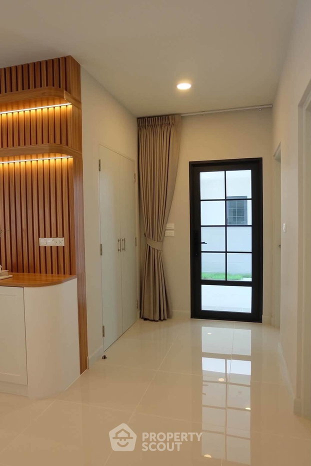 picture 4-BR House at Centro Bangna in Bang Kaeo (ID 3360824) - 12/16