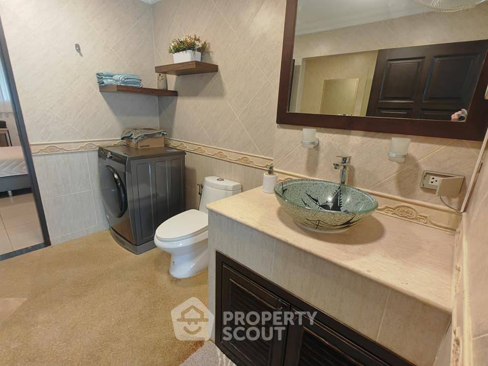 picture 2-BR Condo At Executive Residence II & IV, Phratamnak (ID 2387720) - 25/29