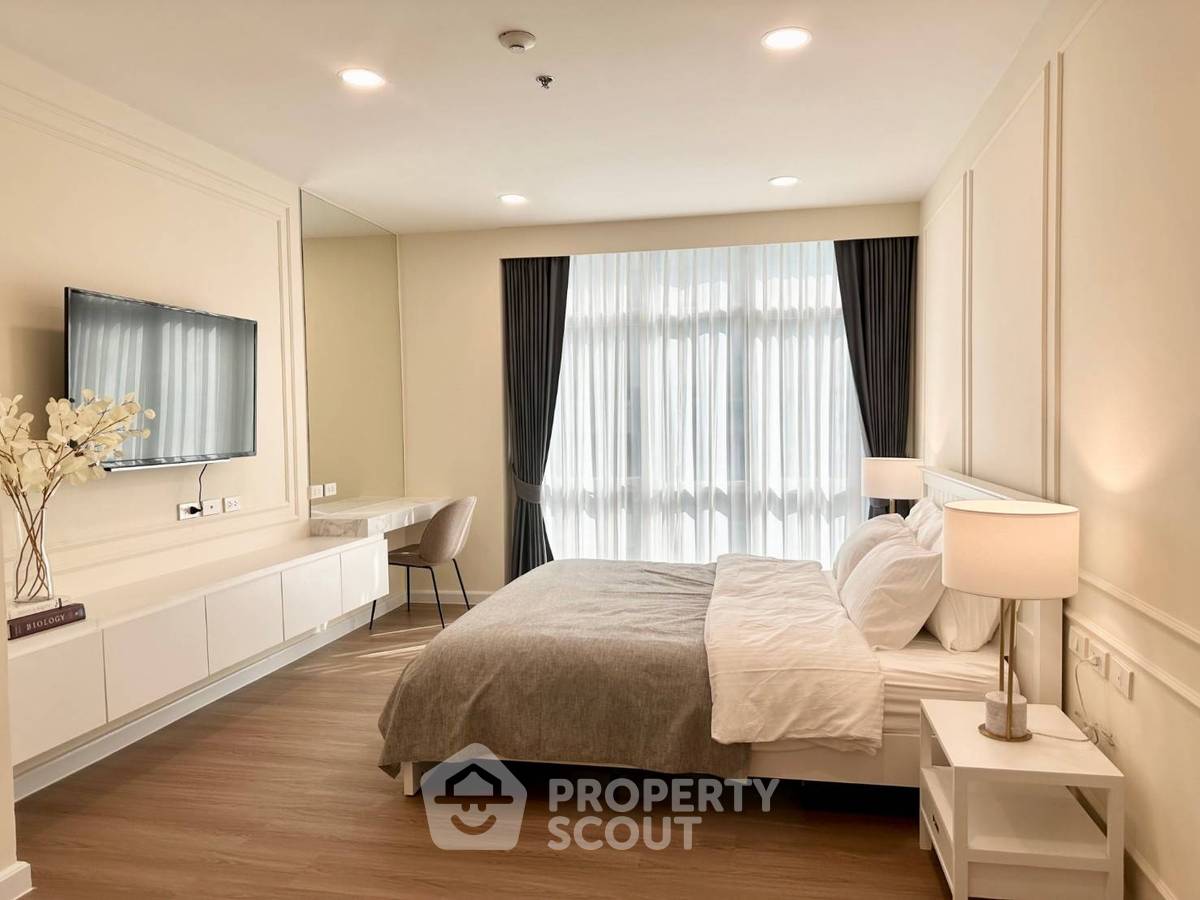 picture 16th-Floor 3-BR Grand Langsuan Condominium Near BTS Ratchadamri (ID 2069937) - 9/17