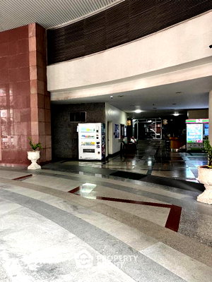 Condos for rent : 1-BR Modern Home Tower Condominium Near MRT Wat Mangkon (ID 1845406)