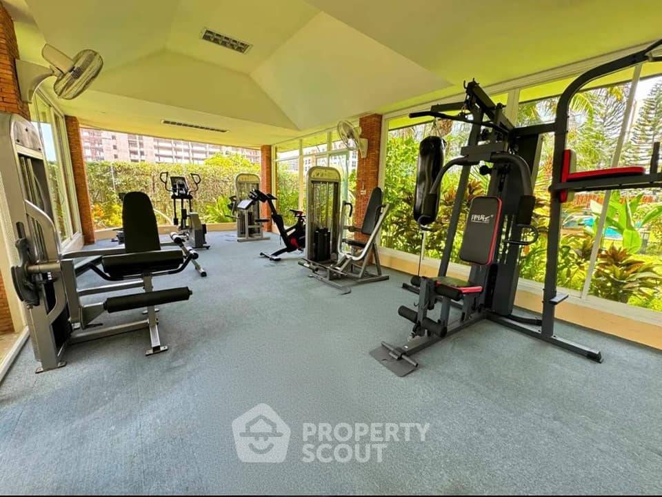 picture 2-BR Condo At Executive Residence II & IV, Phratamnak (ID 2387720) - 23/29