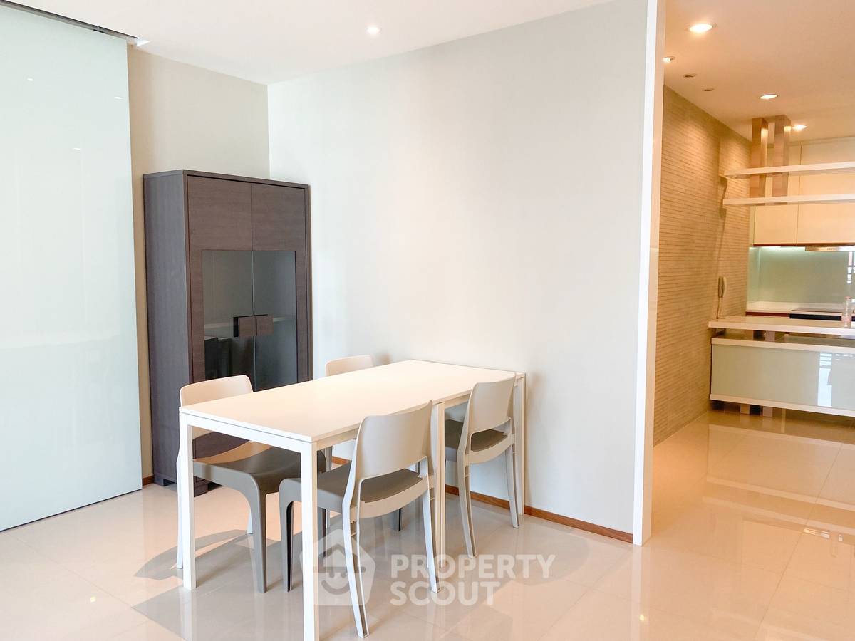 picture Pet-Friendly 2-BR Grand Langsuan Condominium Near BTS Ratchadamri (ID 1837370) - 4/10