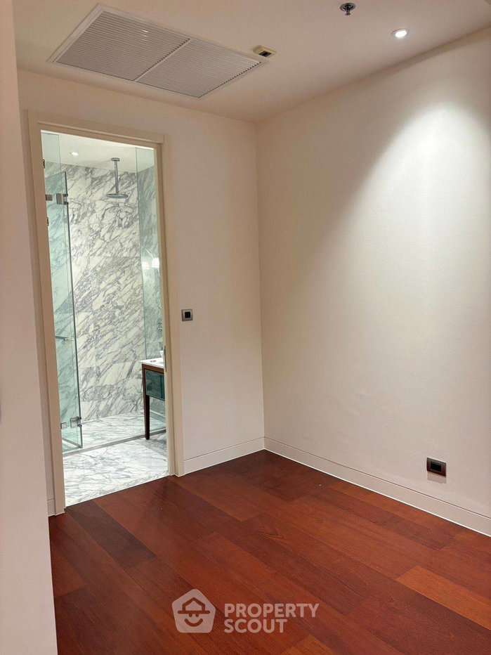 picture 23rd-Floor 3-BR Condo At Khun By Yoo Near BTS Thong Lor (ID 3361194) - 17/20