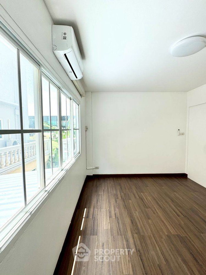 รูป บ้าน 6-ห้องนอน ใน ปากเกร็ด (ID 3359227) - รูปที่ 4/10