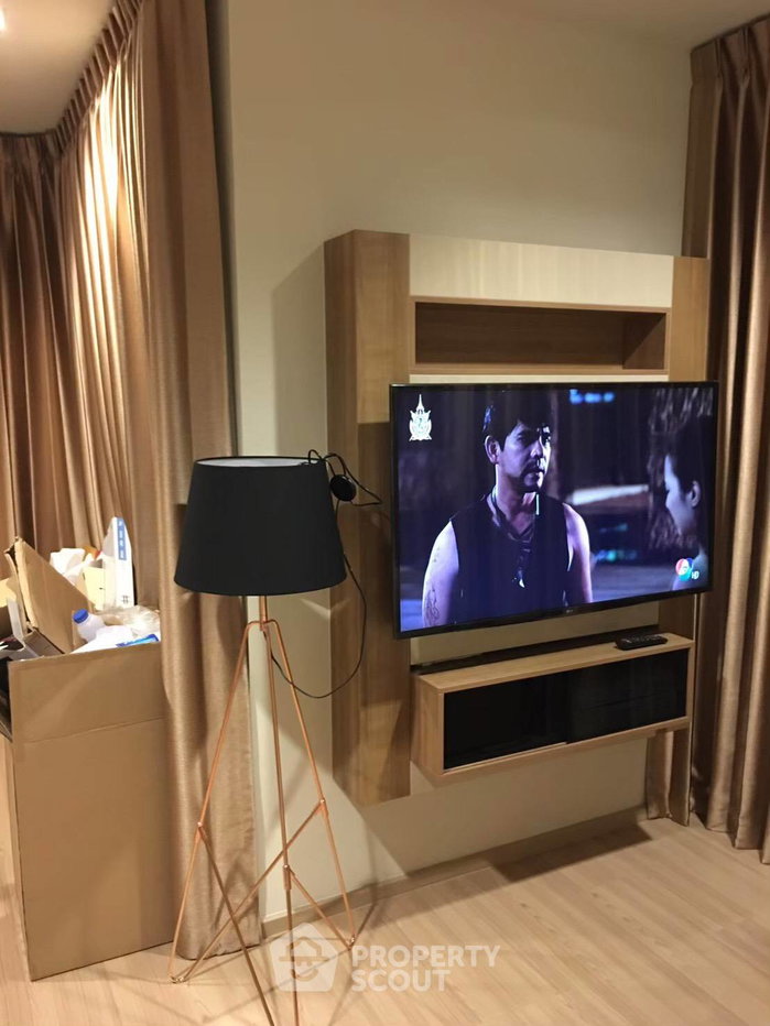 รูป คอนโดชั้นยี่สิบเจ็ดแบบหนึ่งห้องนอน Rhythm Sathorn ใกล้ BTS สะพานตากสิน (ID 370896) - รูปที่ 3/9