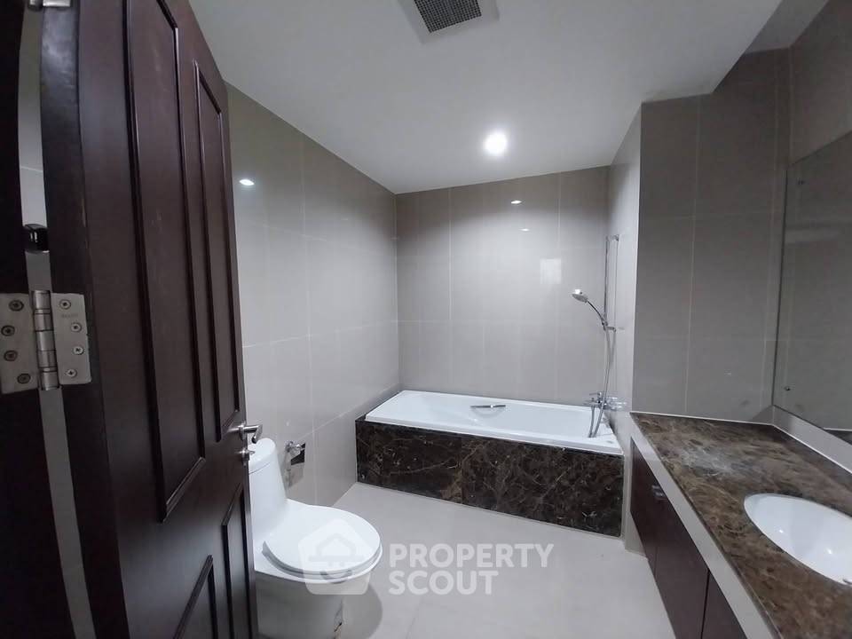 picture 2-BR Condo at The Prime11 Sukhumvit Condominium near BTS Nana (ID 3361229) - 12/14