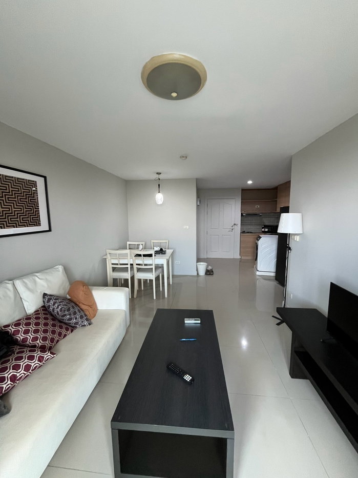 picture 2 bedrooms type near MRT yellow line / Line : @966veldg - 4/17