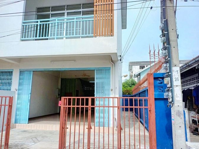 2-bed townhouse for rent, 165 sqm, 18 sq wah, Bang Khun Thian