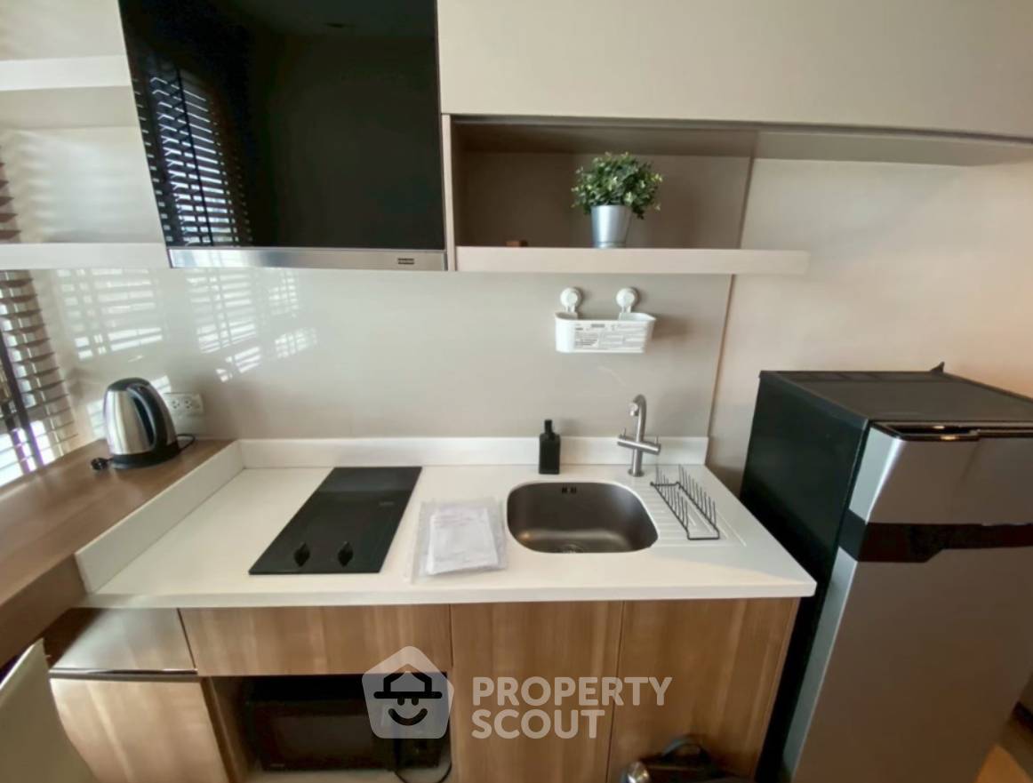 รูป คอนโด 1-ห้องนอน ที่ ริธึ่ม สาทร ใกล้ BTS สะพานตากสิน (ID 2990977) - รูปที่ 3/5
