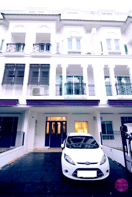 Townhouses for rent Bangkok : 📌 For Rent 3-story Townhouse LEON SUKHUMVIT 62 4 bedroom 4 bathroom