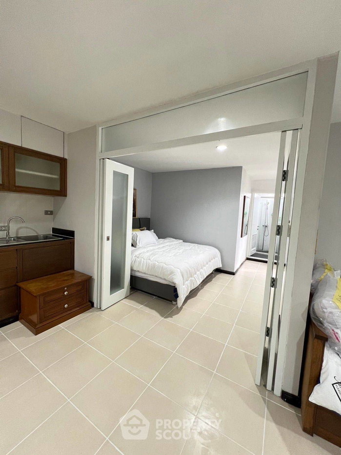 picture 2-BR Condo at Wittayu Complex near BTS Phloen Chit (ID 1546833) - 2/15