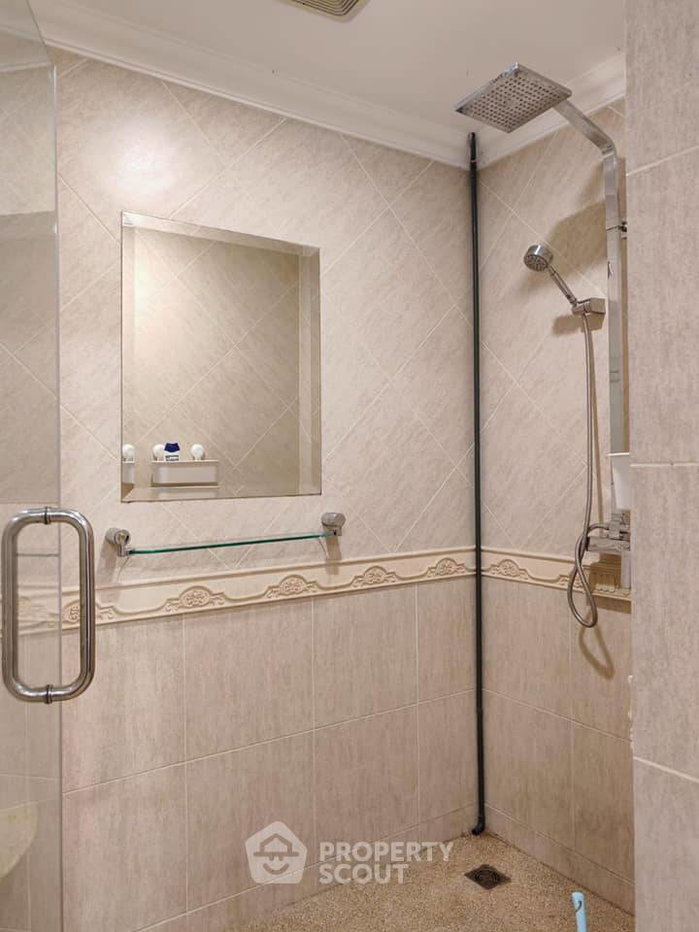picture 2-BR Condo At Executive Residence II & IV, Phratamnak (ID 2387720) - 26/29