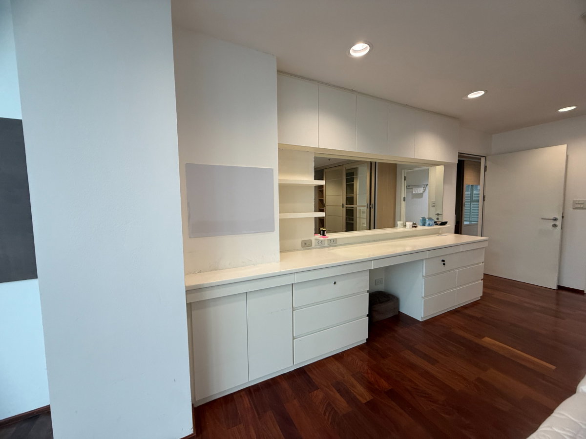 picture ✨ URBANA LANGSUAN | Spacious 3-Bed City Residence ✨  🐕 Pet-Friendly – Small Dogs Welcome! - 7/30