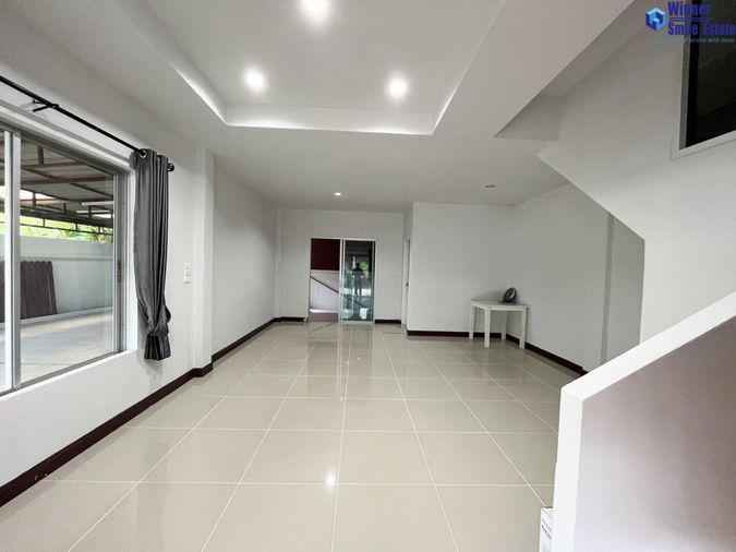 4-bed townhouse for rent, 300 sqm, 43.7 sq wah, Bang Khun Thian