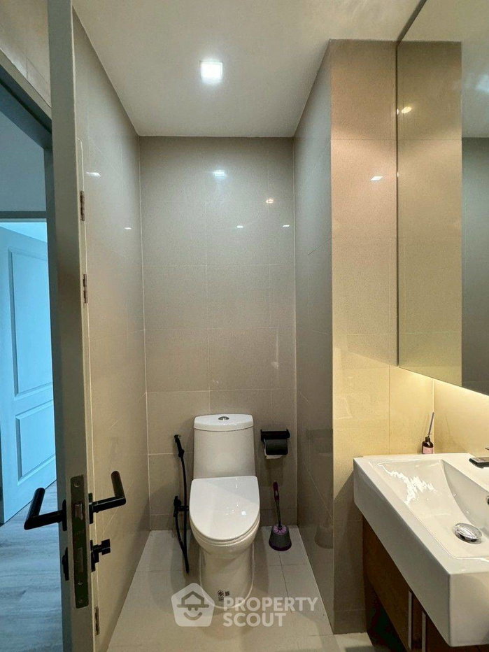 picture Well-Priced 2-BR Condo, Noble Refine Phrom Phong, 200m to BTS (ID 2103116) - 23/23