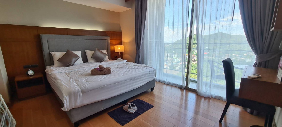 picture Stunning Sea Views from the 29th Floor ! Marina Bayfront Sriracha Hight Floor only 17,000/Month - 4/12