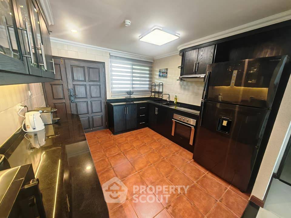 picture 2-BR Condo At Executive Residence II & IV, Phratamnak (ID 2387720) - 6/29