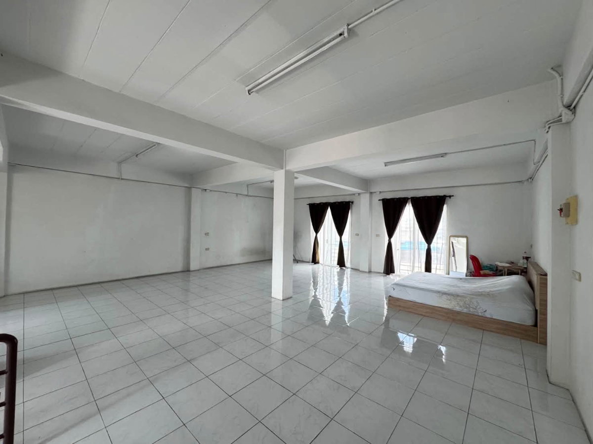 รูป ให้เช่าอาคารพาณิชย์ 2 คูหา 3 ชั้น เครือสหพัฒน์ ศรีราชา - รูปที่ 18/23