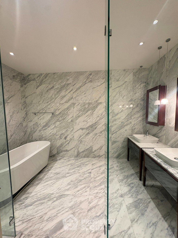 picture 23rd-Floor 3-BR Condo At Khun By Yoo Near BTS Thong Lor (ID 3361194) - 10/20