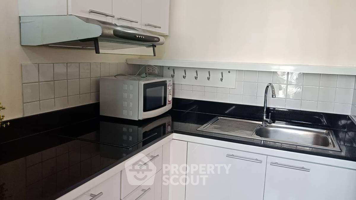 picture Great Value 1-BR At Condo One X Sukhumvit 26 Near BTS Phrom Phong (ID 513599) - 4/9