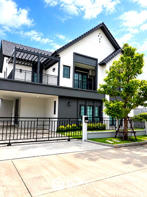 Houses for rent : 4-BR House at Centro Bangna in Bang Kaeo (ID 3362269)