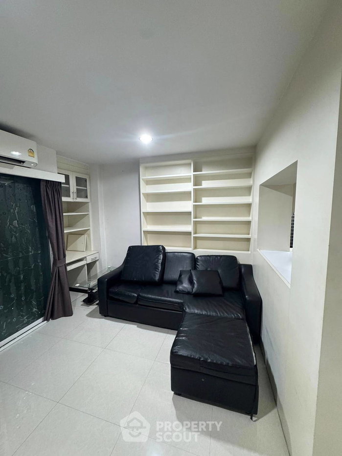 picture 2-BR Condo at Bodin Suite Home Condominium in Phlapphla (ID 2364424) - 4/12