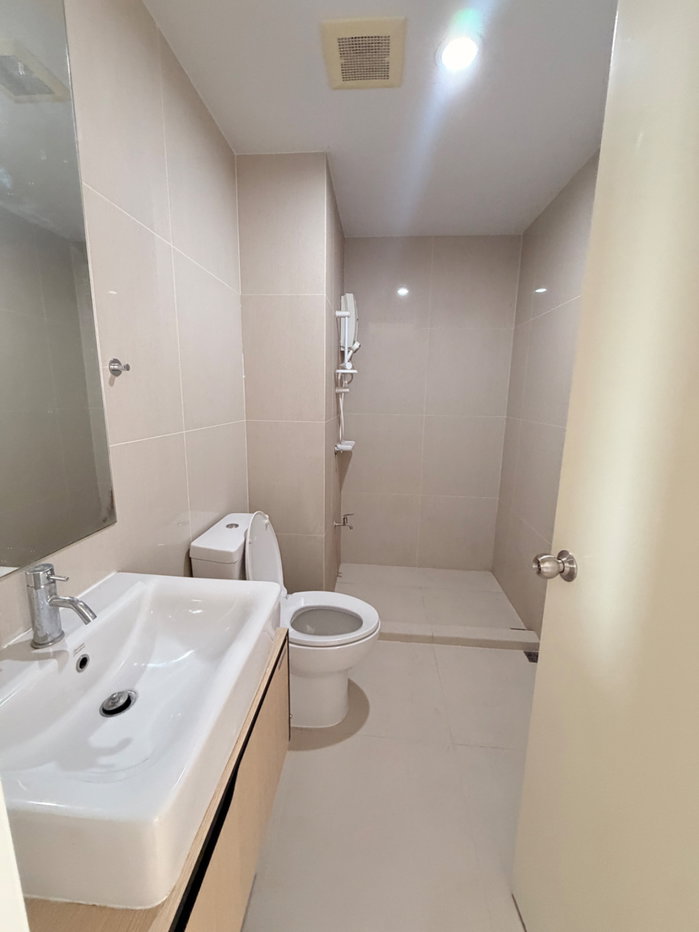 picture The Parkland Phetkasem for Rent - 11/11