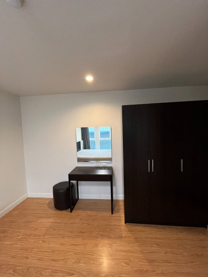 picture 2 bedrooms type near MRT yellow line / Line : @966veldg - 15/26