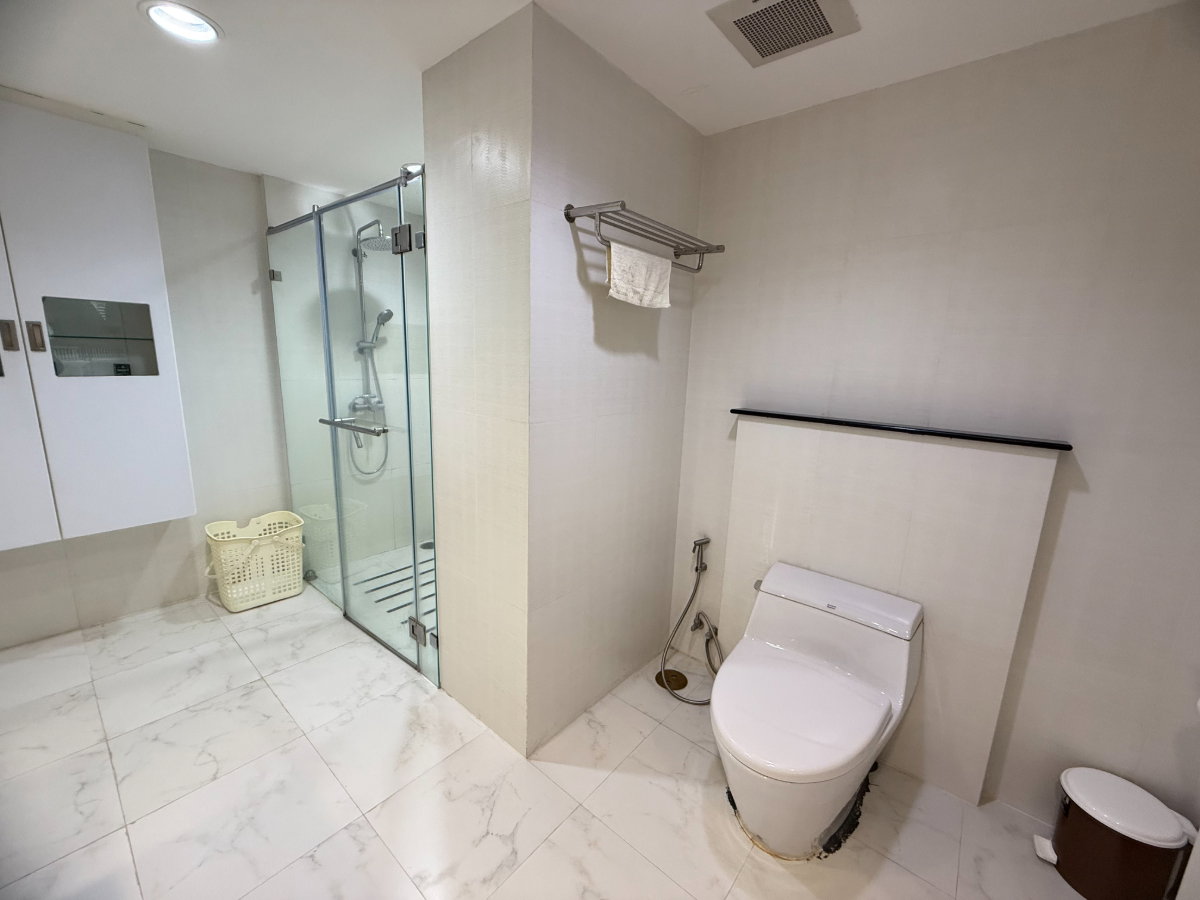 picture ✨ URBANA LANGSUAN | Spacious 3-Bed City Residence ✨  🐕 Pet-Friendly – Small Dogs Welcome! - 27/30