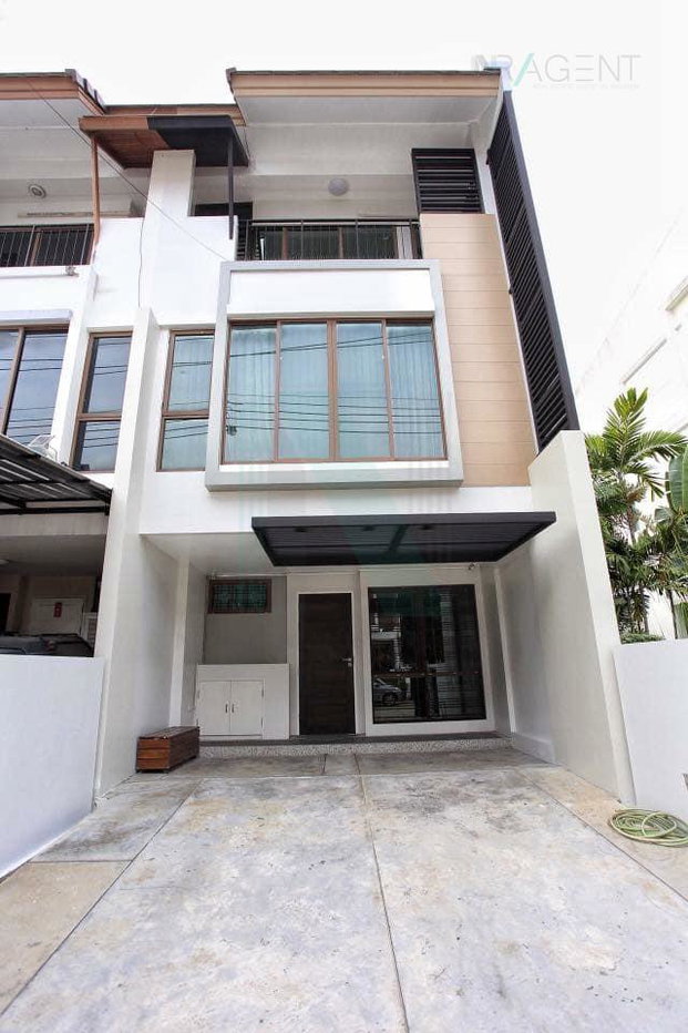 รูป ให้เช่าทาวน์เฮาส์ โครงการ เดอะ ไพรเวท สุขุมวิท - บางจาก 3 ชั้น 3 ห้องนอน 4 ห้องน้ำ - รูปที่ 1/8