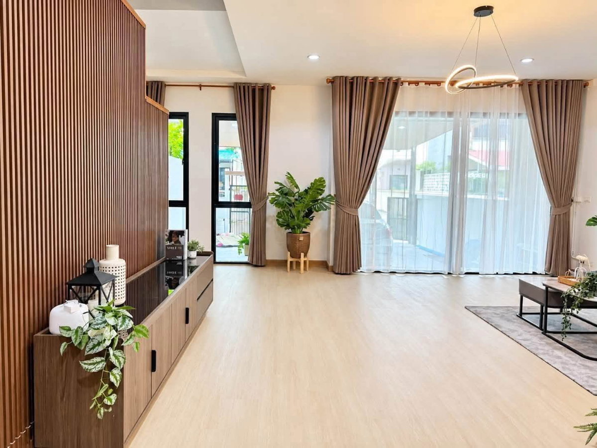รูป ขายทาวน์โฮมรีโนเวทใหม่ หลังริม ม.สวนเสือปาล์มฮิลล์ สวนเสือ ศรีราชา - รูปที่ 5/36