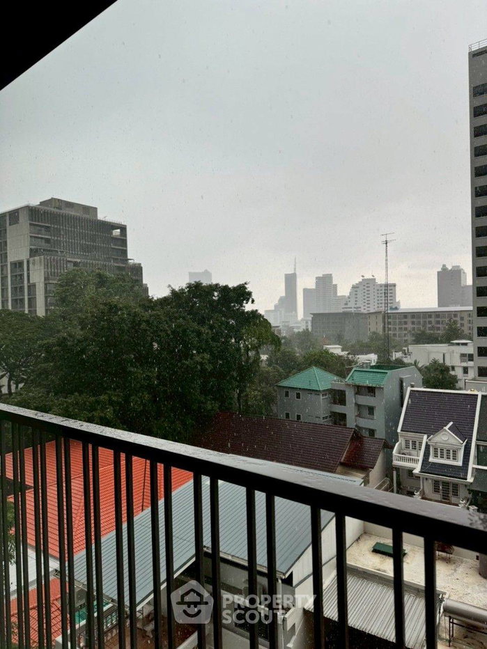 picture Well-Priced 2-BR Condo, Noble Refine Phrom Phong, 200m to BTS (ID 2103116) - 10/23